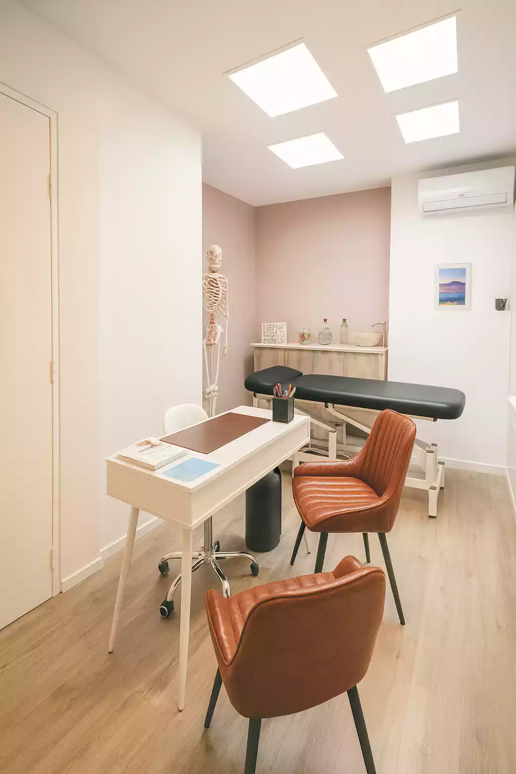 Cabinet d’ostéopathie à Sèvres – table de soin