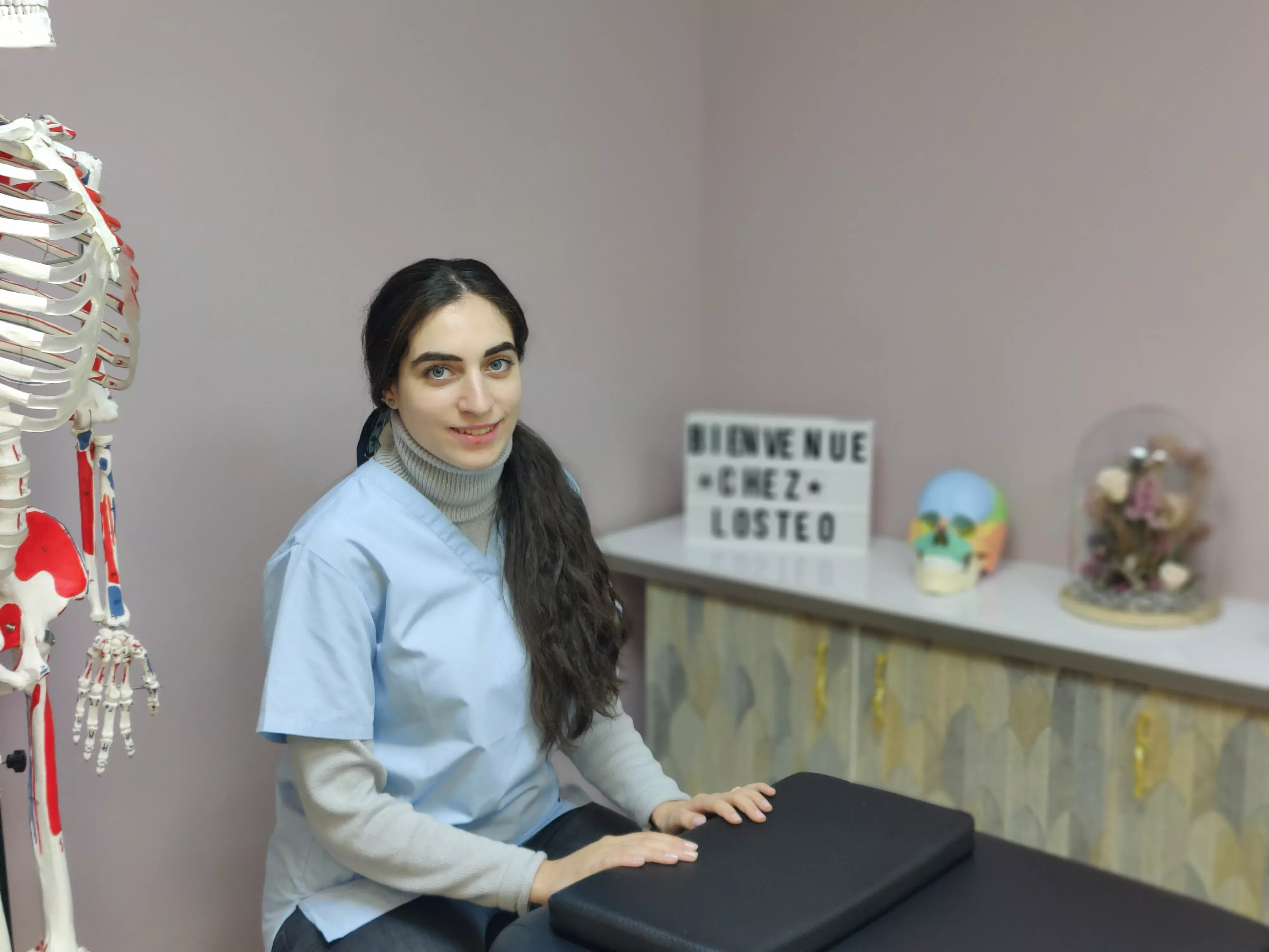 Hilary Farid, ostéopathe à Sèvres et Paris 15